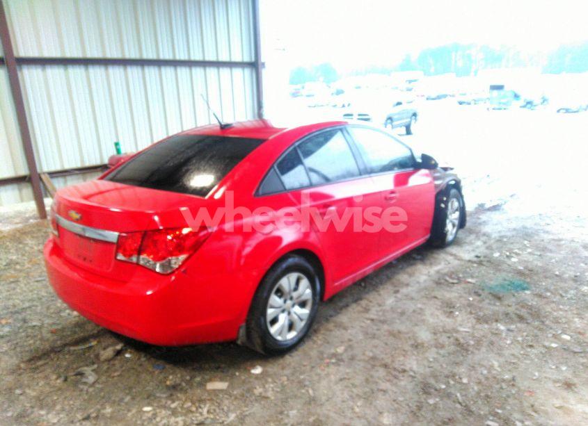Photo 4 of 2014 Chevrolet Cruze LS AUTO (VIN 1G1PA5SH0E7329591)