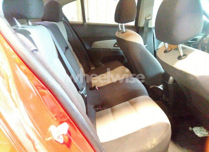 Photo 8 of 2014 Chevrolet Cruze LS AUTO (VIN 1G1PA5SH0E7329591)