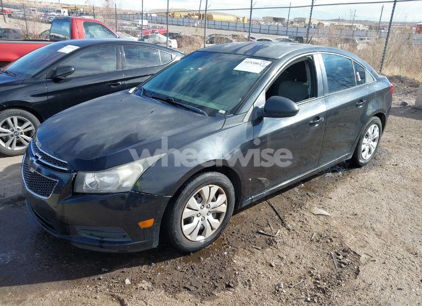 Photo 2 of 2014 Chevrolet Cruze LS AUTO (VIN 1G1PA5SH0E7330661)