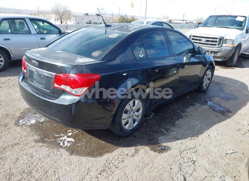 Photo 4 of 2014 Chevrolet Cruze LS AUTO (VIN 1G1PA5SH0E7330661)
