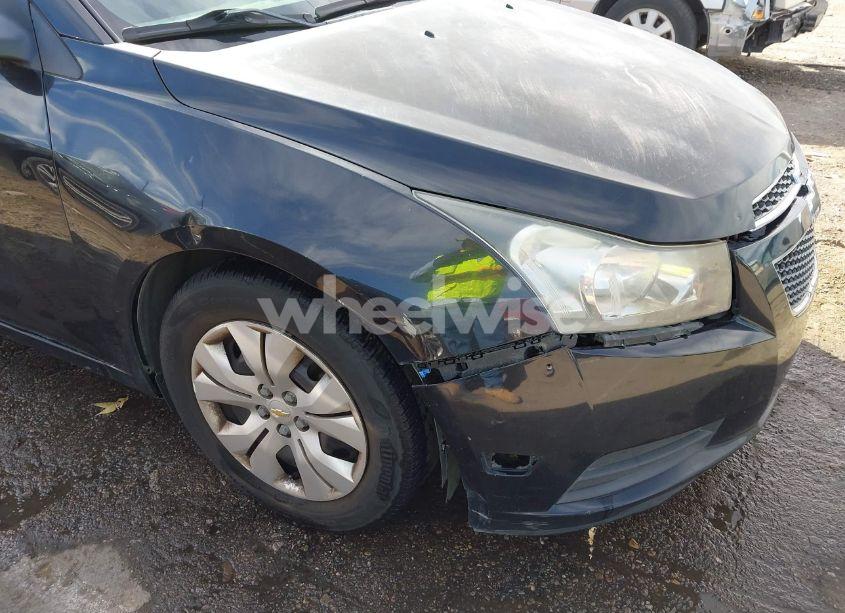 Photo 6 of 2014 Chevrolet Cruze LS AUTO (VIN 1G1PA5SH0E7330661)