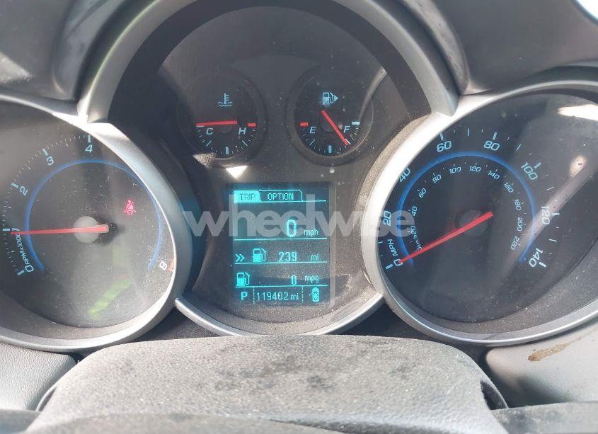 Photo 7 of 2014 Chevrolet Cruze LS AUTO (VIN 1G1PA5SH0E7330661)