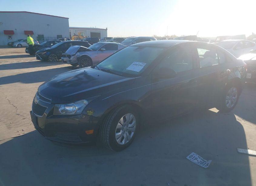Photo 2 of 2014 Chevrolet Cruze LS AUTO (VIN 1G1PA5SH0E7374174)