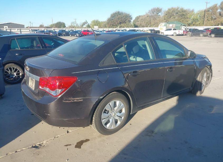 Photo 4 of 2014 Chevrolet Cruze LS AUTO (VIN 1G1PA5SH0E7374174)