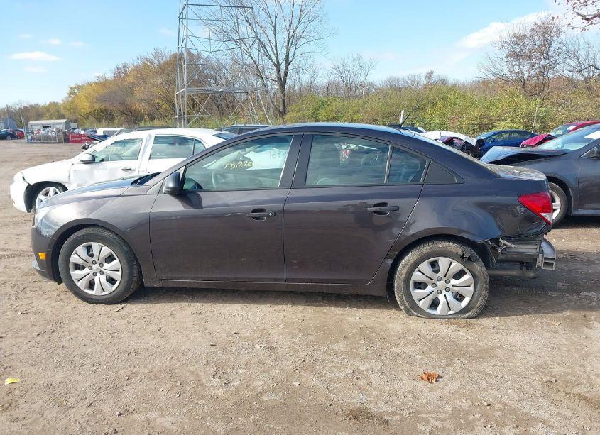 Photo 15 of 2014 Chevrolet Cruze LS AUTO (VIN 1G1PA5SH0E7395669)