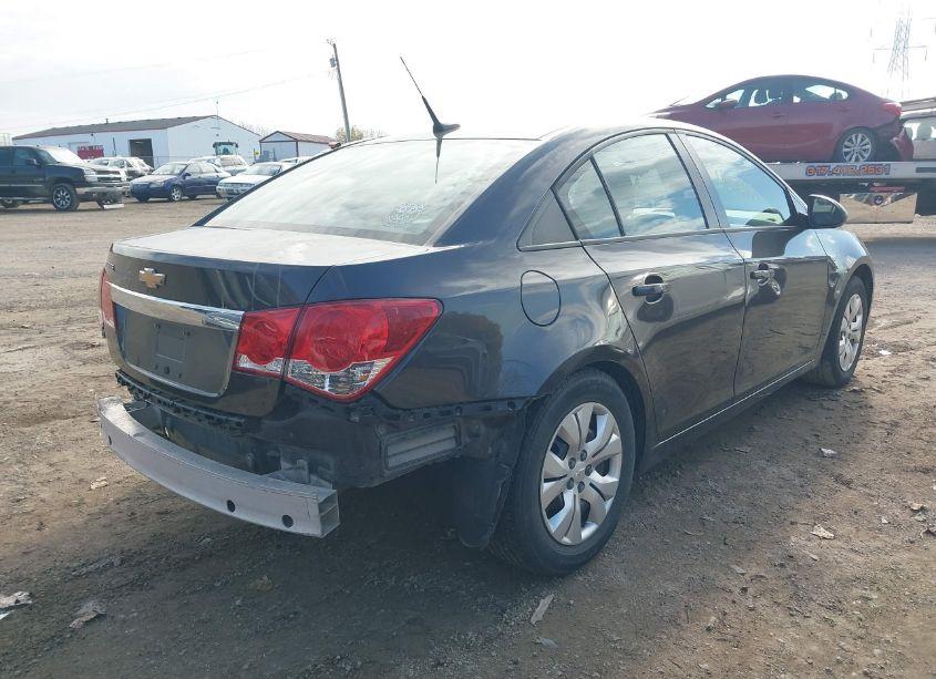 Photo 4 of 2014 Chevrolet Cruze LS AUTO (VIN 1G1PA5SH0E7395669)