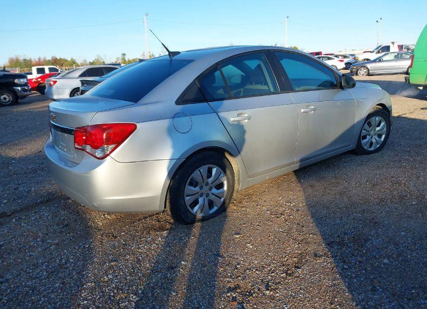 Photo 4 of 2014 Chevrolet Cruze LS AUTO (VIN 1G1PA5SH0E7436513)