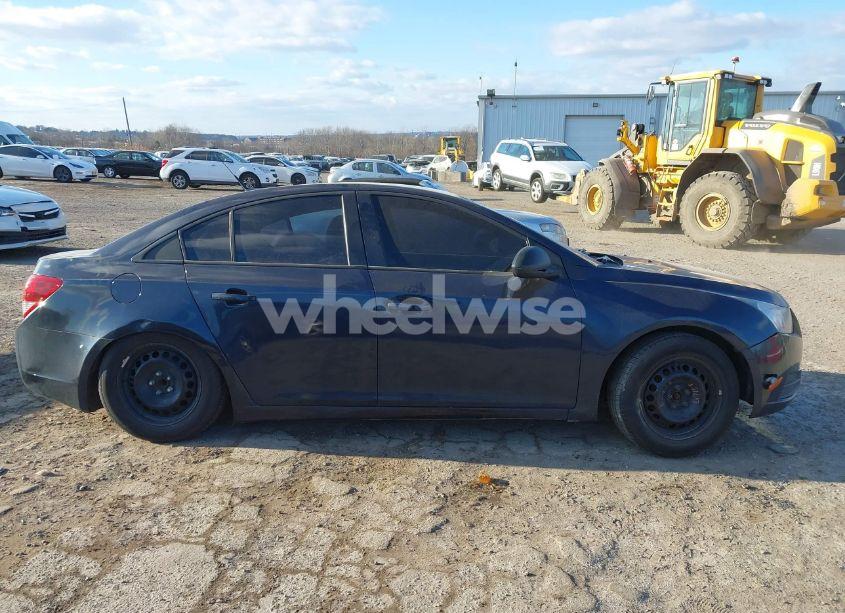 Photo 14 of 2014 Chevrolet Cruze LS AUTO (VIN 1G1PA5SH0E7448936)