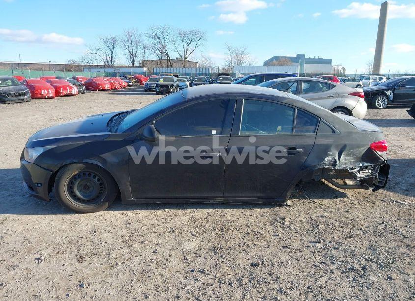 Photo 15 of 2014 Chevrolet Cruze LS AUTO (VIN 1G1PA5SH0E7448936)