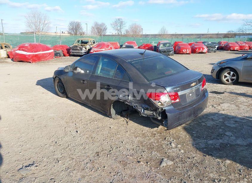 Photo 3 of 2014 Chevrolet Cruze LS AUTO (VIN 1G1PA5SH0E7448936)