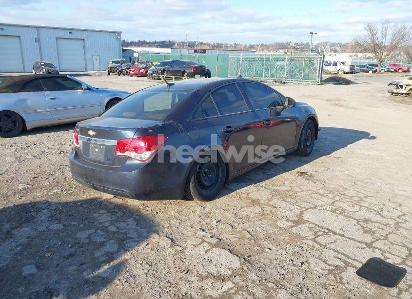 Photo 4 of 2014 Chevrolet Cruze LS AUTO (VIN 1G1PA5SH0E7448936)