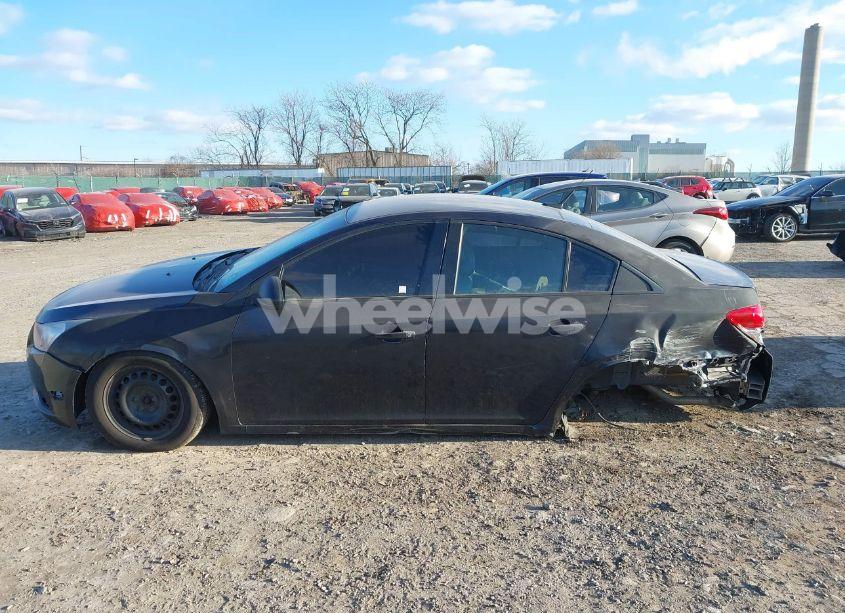Photo 6 of 2014 Chevrolet Cruze LS AUTO (VIN 1G1PA5SH0E7448936)