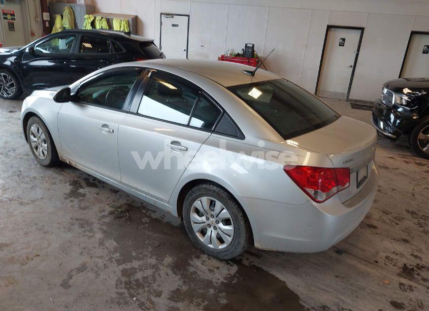 Photo 3 of 2014 Chevrolet Cruze LS AUTO (VIN 1G1PA5SH0E7474551)
