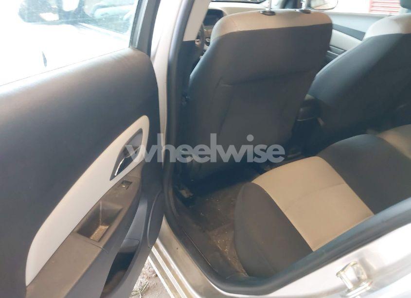 Photo 8 of 2014 Chevrolet Cruze LS AUTO (VIN 1G1PA5SH0E7474551)