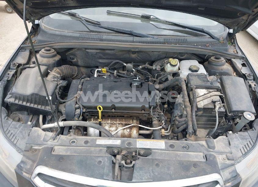 Photo 10 of 2015 Chevrolet Cruze LS AUTO (VIN 1G1PA5SH0F7174655)