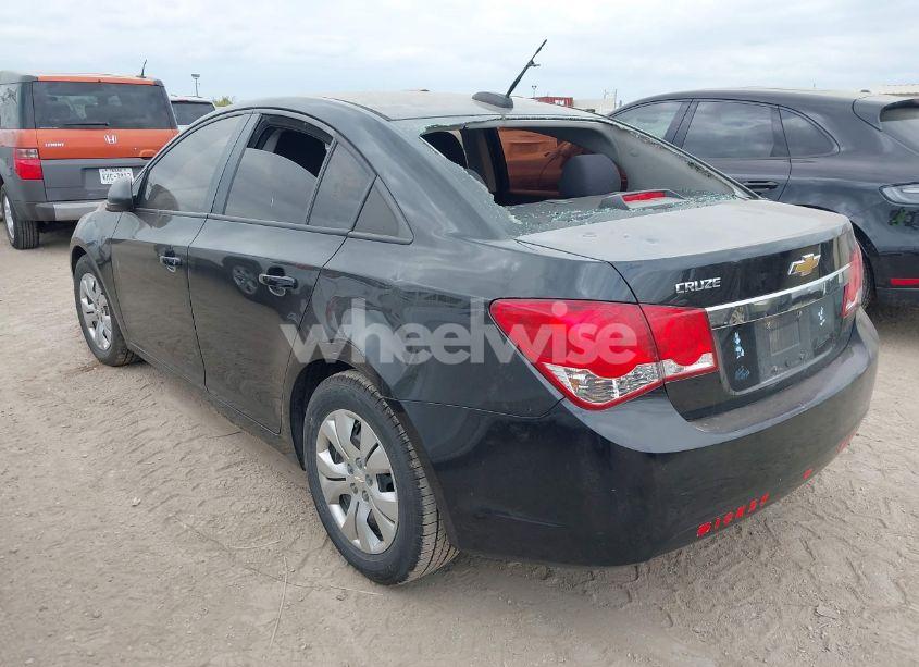 Photo 3 of 2015 Chevrolet Cruze LS AUTO (VIN 1G1PA5SH0F7174655)