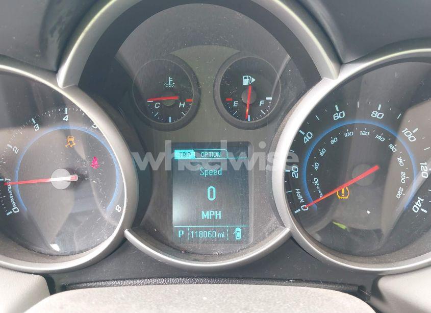 Photo 7 of 2015 Chevrolet Cruze LS AUTO (VIN 1G1PA5SH0F7174655)