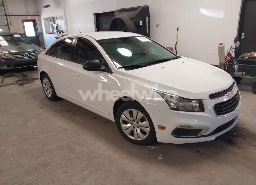 2015 Chevrolet Cruze LS AUTO (VIN 1G1PA5SH0F7183419) main photo