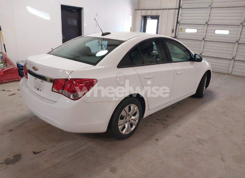 Photo 4 of 2015 Chevrolet Cruze LS AUTO (VIN 1G1PA5SH0F7183419)