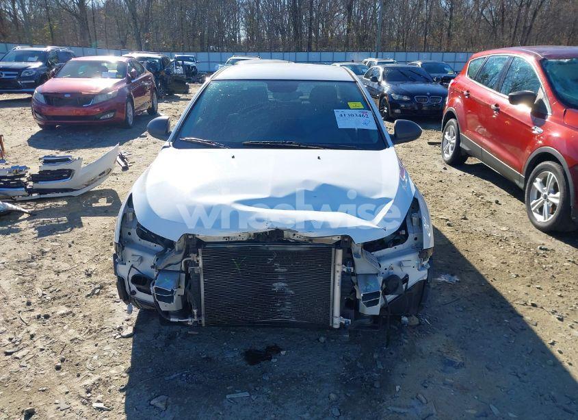 Photo 13 of 2015 Chevrolet Cruze LS AUTO (VIN 1G1PA5SH0F7245403)