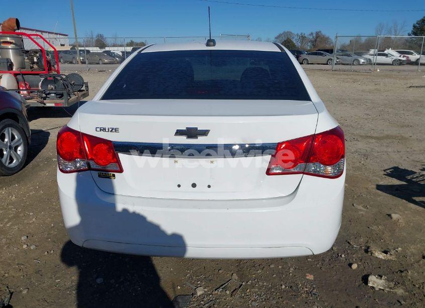 Photo 17 of 2015 Chevrolet Cruze LS AUTO (VIN 1G1PA5SH0F7245403)