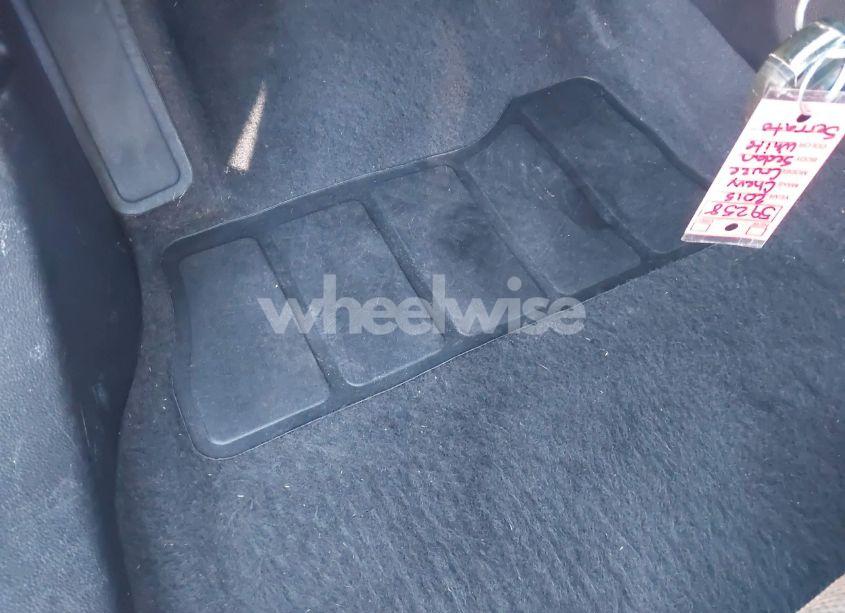 Photo 18 of 2015 Chevrolet Cruze LS AUTO (VIN 1G1PA5SH0F7245403)