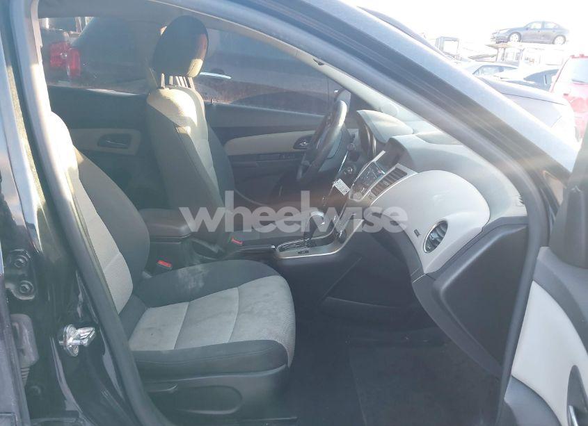 Photo 5 of 2015 Chevrolet Cruze LS AUTO (VIN 1G1PA5SH0F7258359)