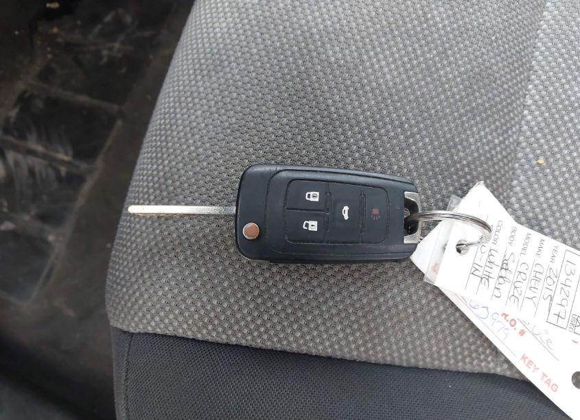 Photo 11 of 2015 Chevrolet Cruze LS AUTO (VIN 1G1PA5SH0F7263979)