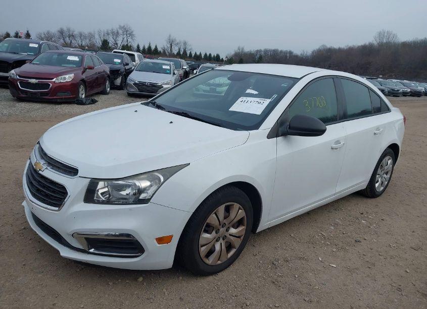 Photo 2 of 2015 Chevrolet Cruze LS AUTO (VIN 1G1PA5SH0F7263979)