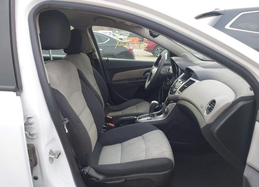 Photo 5 of 2015 Chevrolet Cruze LS AUTO (VIN 1G1PA5SH0F7263979)