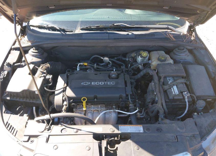 Photo 10 of 2015 Chevrolet Cruze LS AUTO (VIN 1G1PA5SH0F7268745)