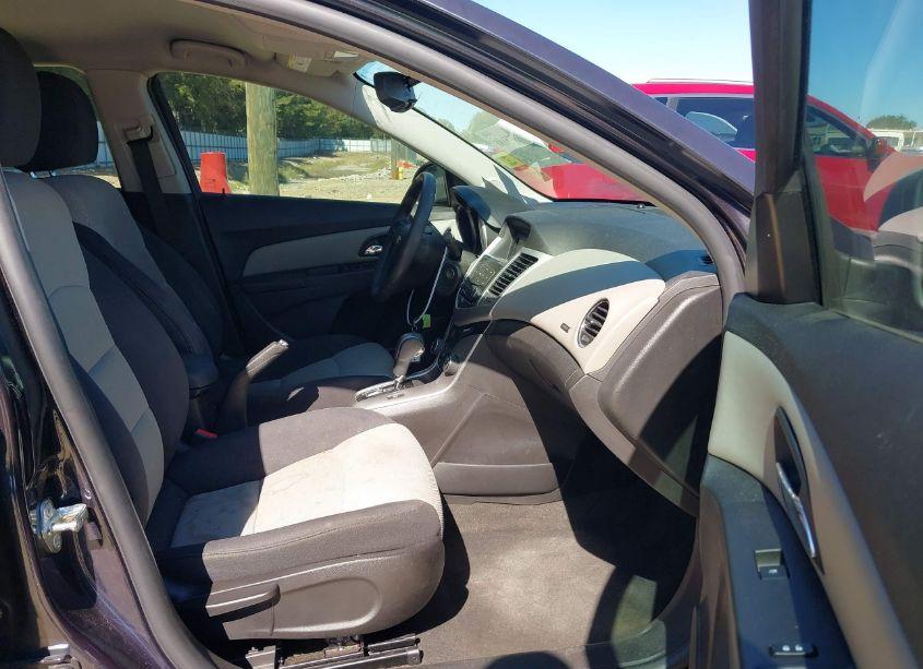 Photo 5 of 2015 Chevrolet Cruze LS AUTO (VIN 1G1PA5SH0F7268745)