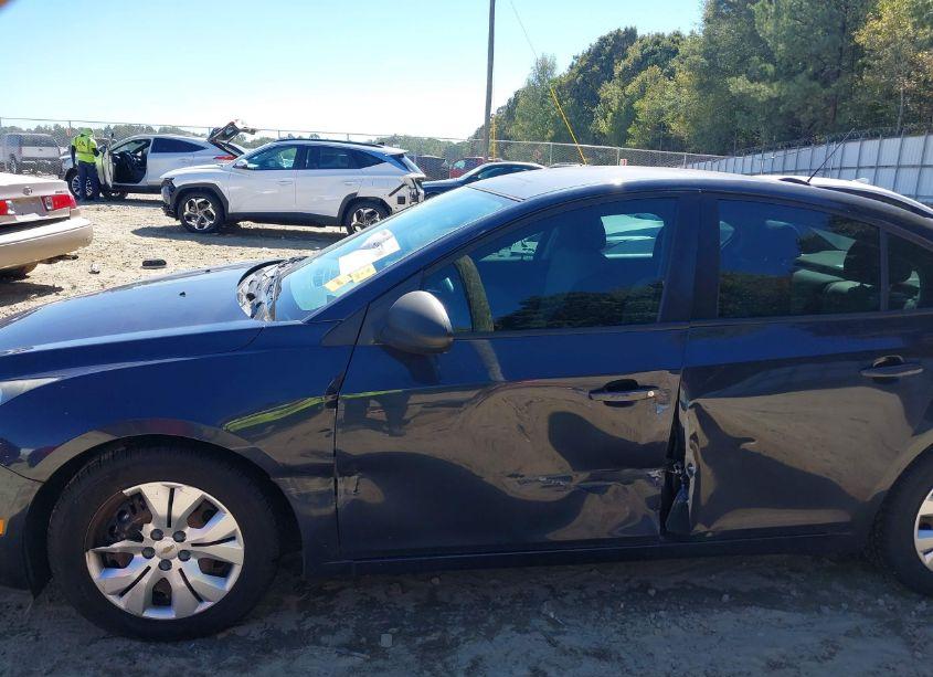 Photo 6 of 2015 Chevrolet Cruze LS AUTO (VIN 1G1PA5SH0F7268745)