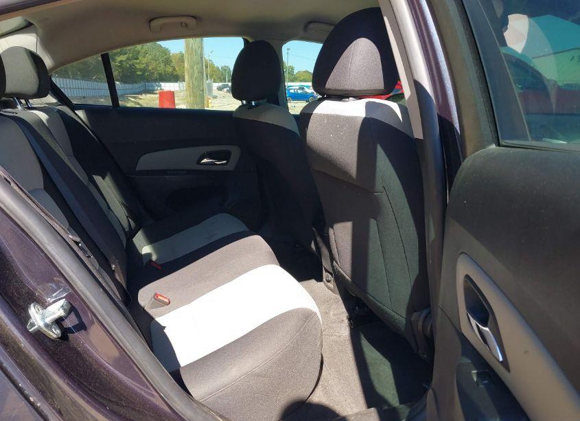 Photo 8 of 2015 Chevrolet Cruze LS AUTO (VIN 1G1PA5SH0F7268745)