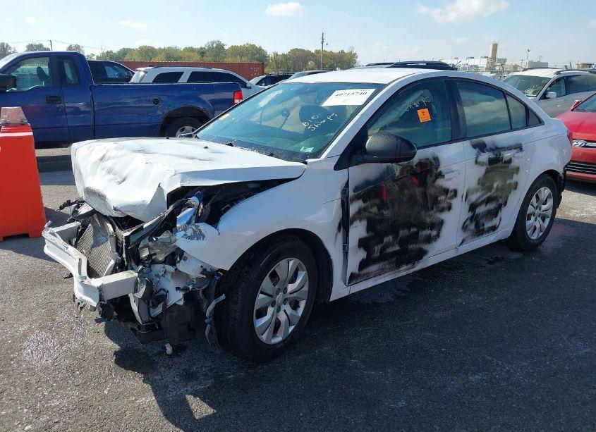 Photo 2 of 2015 Chevrolet Cruze LS AUTO (VIN 1G1PA5SH0F7277638)