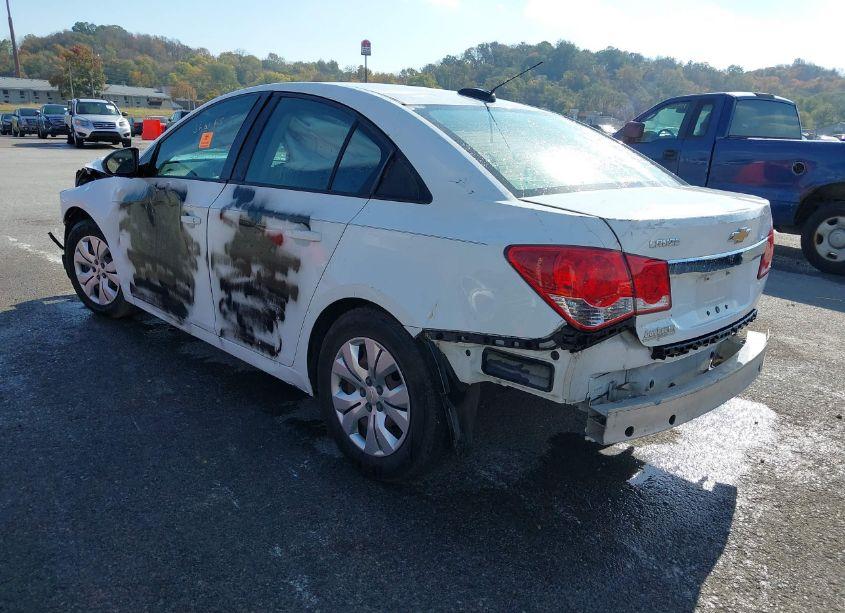 Photo 3 of 2015 Chevrolet Cruze LS AUTO (VIN 1G1PA5SH0F7277638)