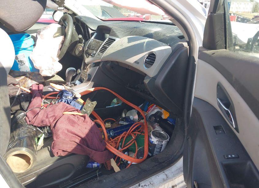 Photo 5 of 2015 Chevrolet Cruze LS AUTO (VIN 1G1PA5SH0F7277638)