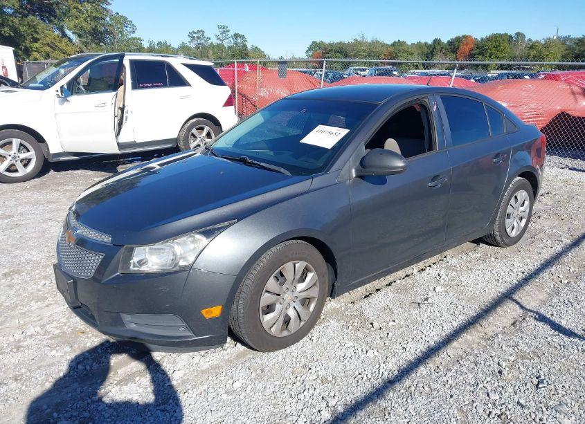 Photo 2 of 2013 Chevrolet Cruze LS AUTO (VIN 1G1PA5SH1D7117958)