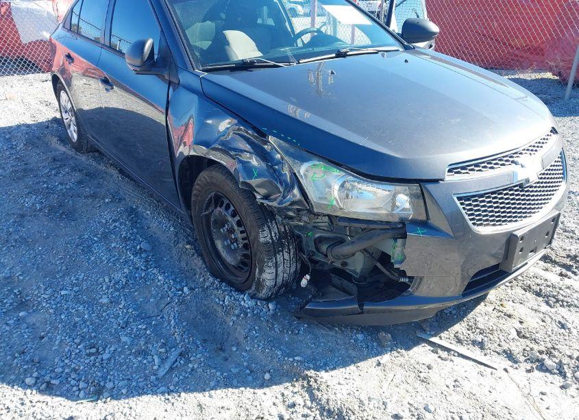 Photo 6 of 2013 Chevrolet Cruze LS AUTO (VIN 1G1PA5SH1D7117958)