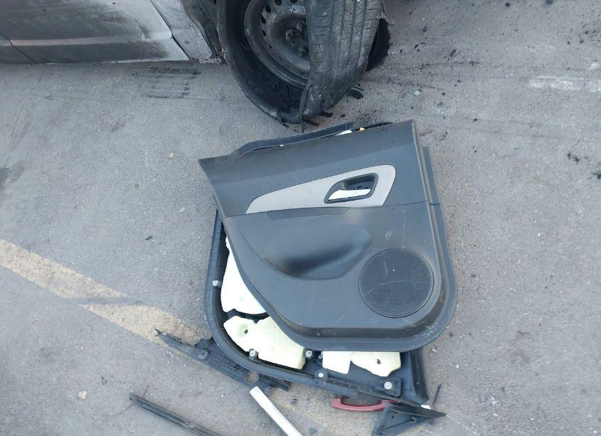 Photo 12 of 2013 Chevrolet Cruze LS AUTO (VIN 1G1PA5SH1D7209779)