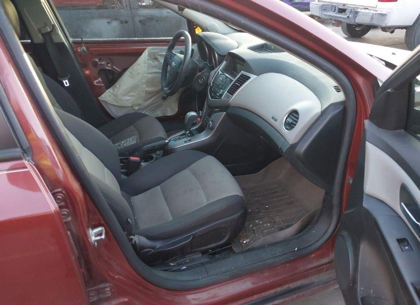 Photo 5 of 2013 Chevrolet Cruze LS AUTO (VIN 1G1PA5SH1D7209779)
