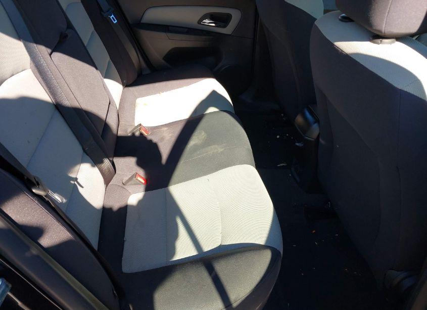 Photo 8 of 2013 Chevrolet Cruze LS AUTO (VIN 1G1PA5SH1D7257427)