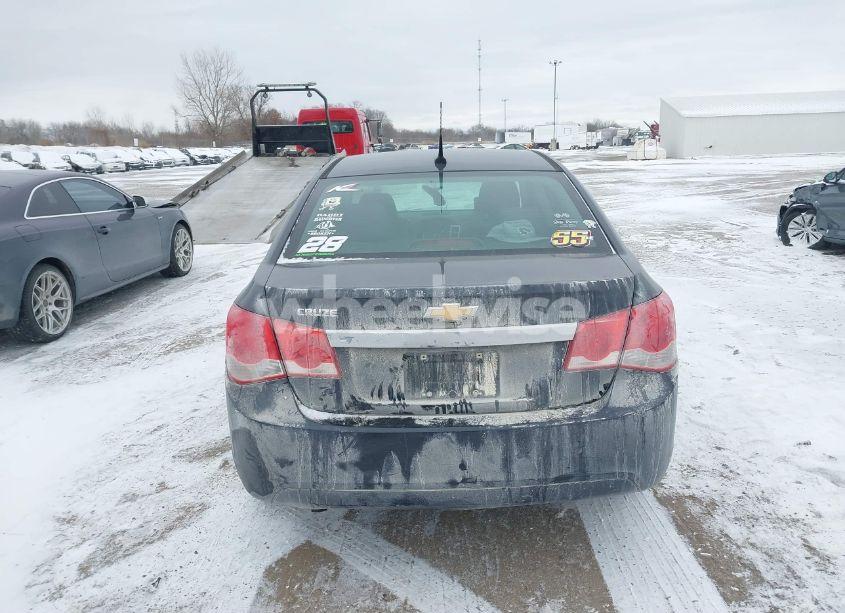 Photo 16 of 2013 Chevrolet Cruze LS AUTO (VIN 1G1PA5SH1D7267312)