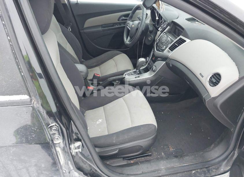 Photo 5 of 2013 Chevrolet Cruze LS AUTO (VIN 1G1PA5SH1D7267312)