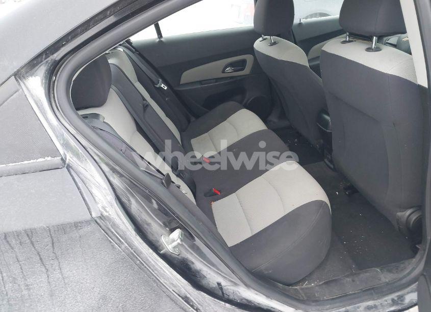 Photo 8 of 2013 Chevrolet Cruze LS AUTO (VIN 1G1PA5SH1D7267312)