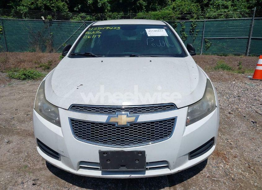 Photo 6 of 2013 Chevrolet Cruze LS AUTO (VIN 1G1PA5SH1D7304259)