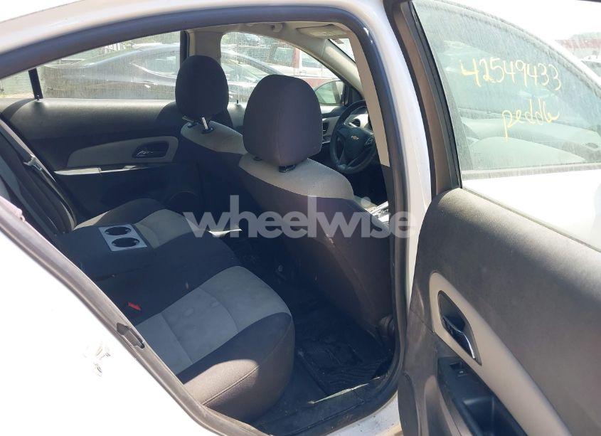 Photo 8 of 2013 Chevrolet Cruze LS AUTO (VIN 1G1PA5SH1D7304259)