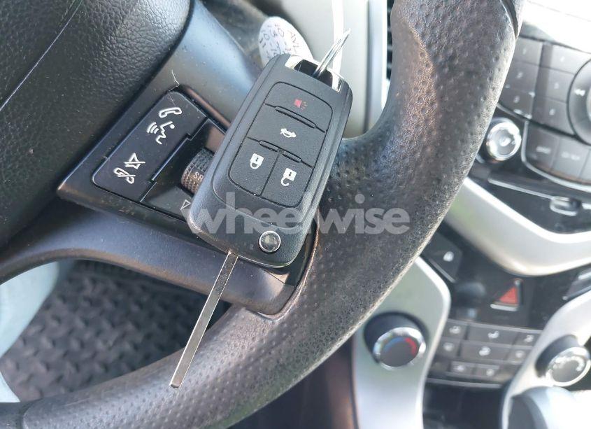 Photo 11 of 2013 Chevrolet Cruze LS AUTO (VIN 1G1PA5SH1D7314922)