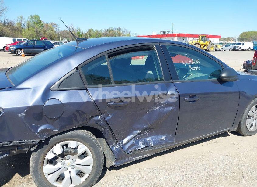 Photo 14 of 2013 Chevrolet Cruze LS AUTO (VIN 1G1PA5SH1D7314922)