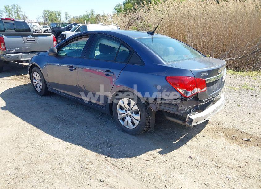 Photo 3 of 2013 Chevrolet Cruze LS AUTO (VIN 1G1PA5SH1D7314922)